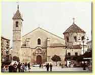 Vista exterior de la Parroquia Mayor de San Mateo